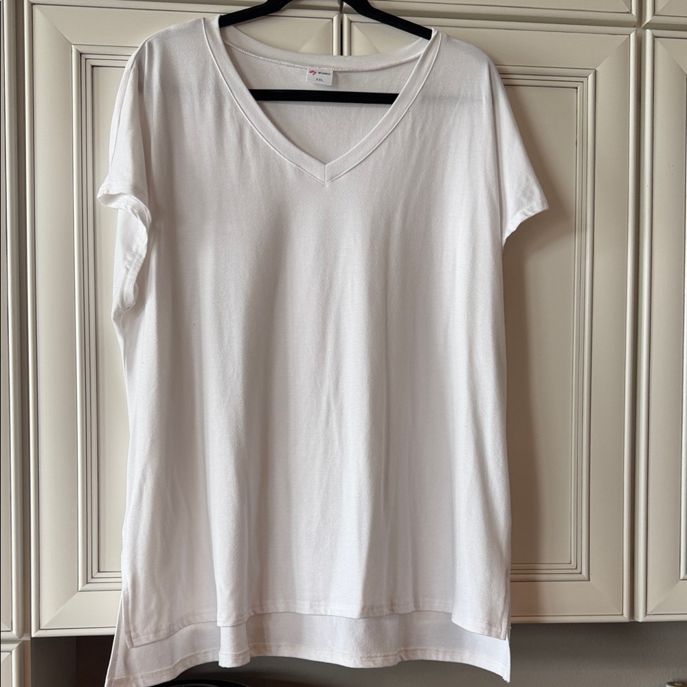 Women's White V-Neck Short Sleeve Tee